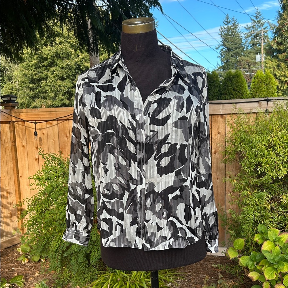 White House Black Market Black and White Blouse